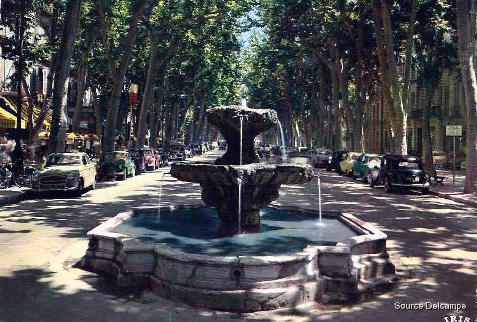 13 Aix en Provence Cours Mirabeau.jpg